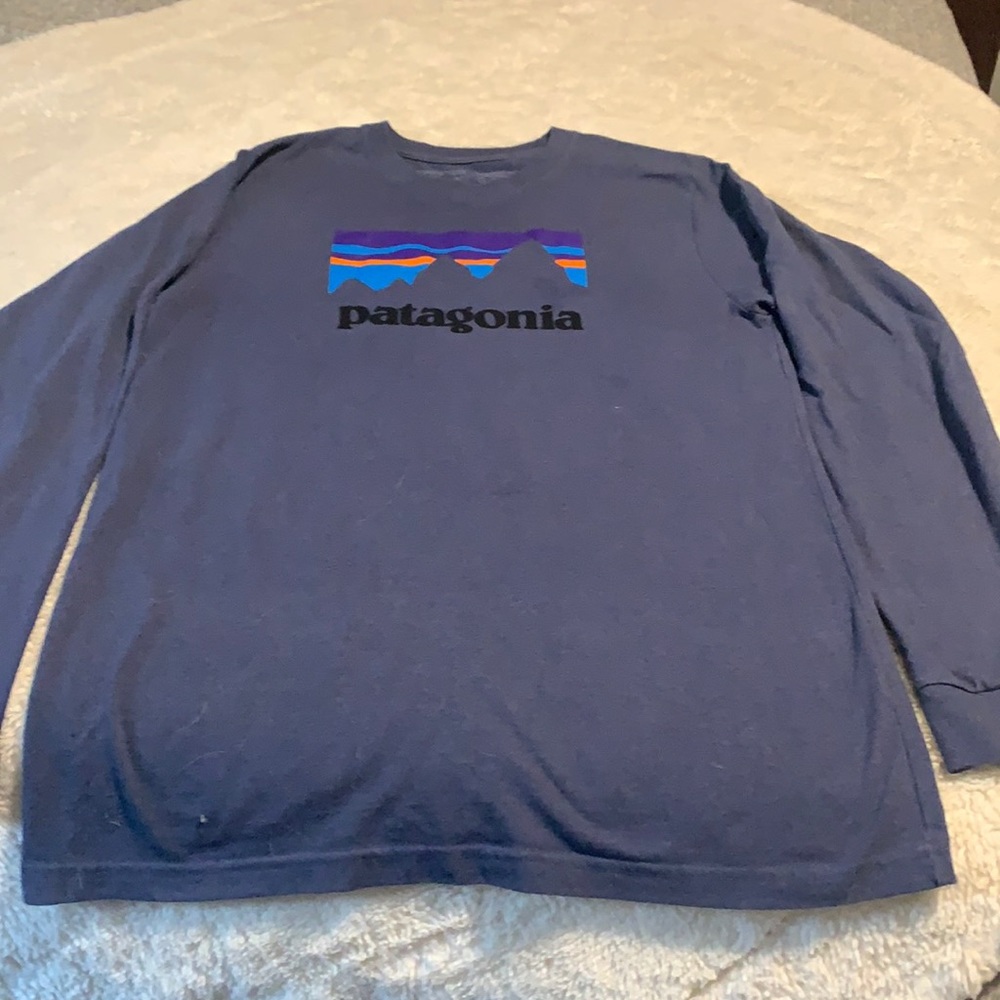 Navy long sleeve men’s Patagonia shirt